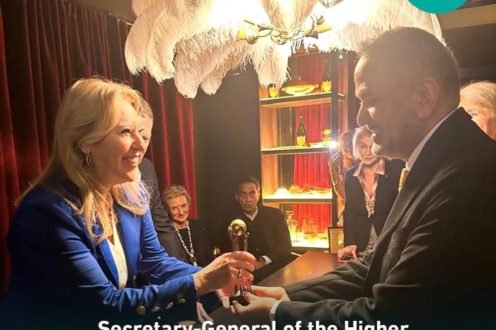 Dr. Khalid Alghaith Presents Magos Prize at Tolerance and Peaceful Coexistence Forum.